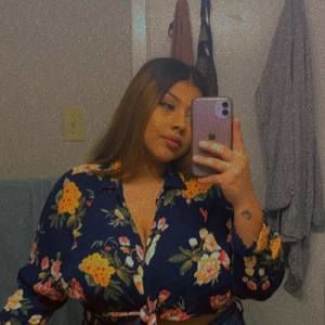 Meet your Posher, Dominique